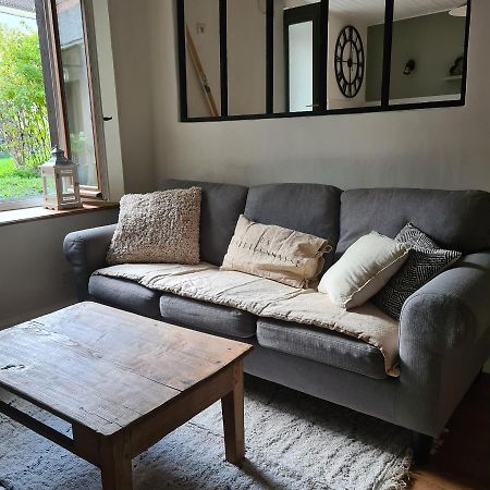 Gite De La Chateldonnaise Bagian luar foto